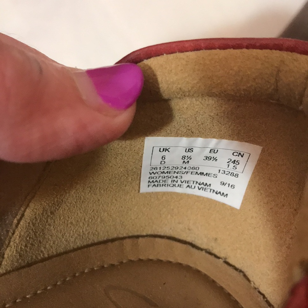 Clarks Collection Soft Cushion Red Flats Sz 8.5 - Picture 4 of 4
